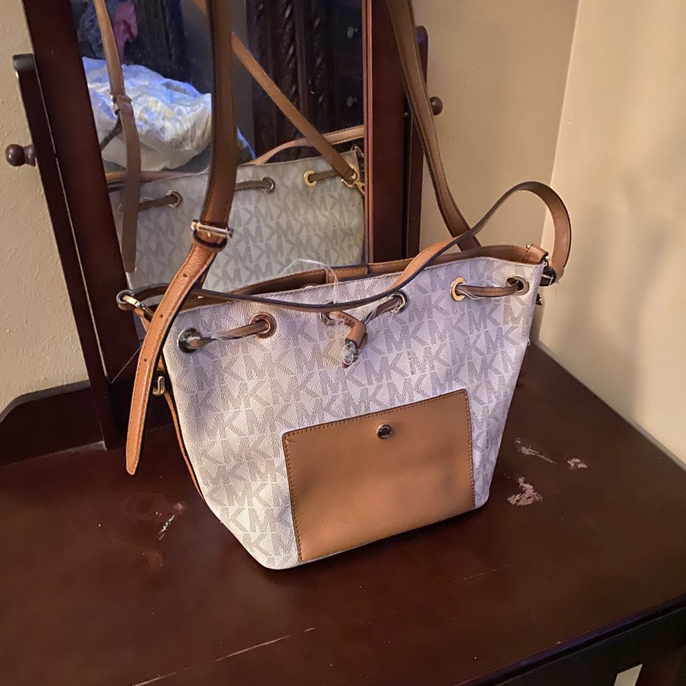 Purse - Picture 2 of 4
